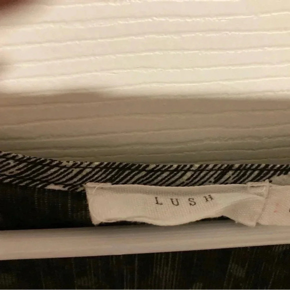 Lush Women’s Lined Mini Dress Grey Polka Dots 3/4 length sleeves Sz. Large - Picture 3 of 9